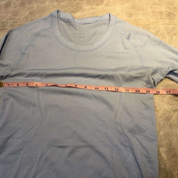 Lululemon Swiftly Tech Long-Sleeve Shirt 2.0 in light/ice blue, sz 8, hip length - Picture 3 of 10